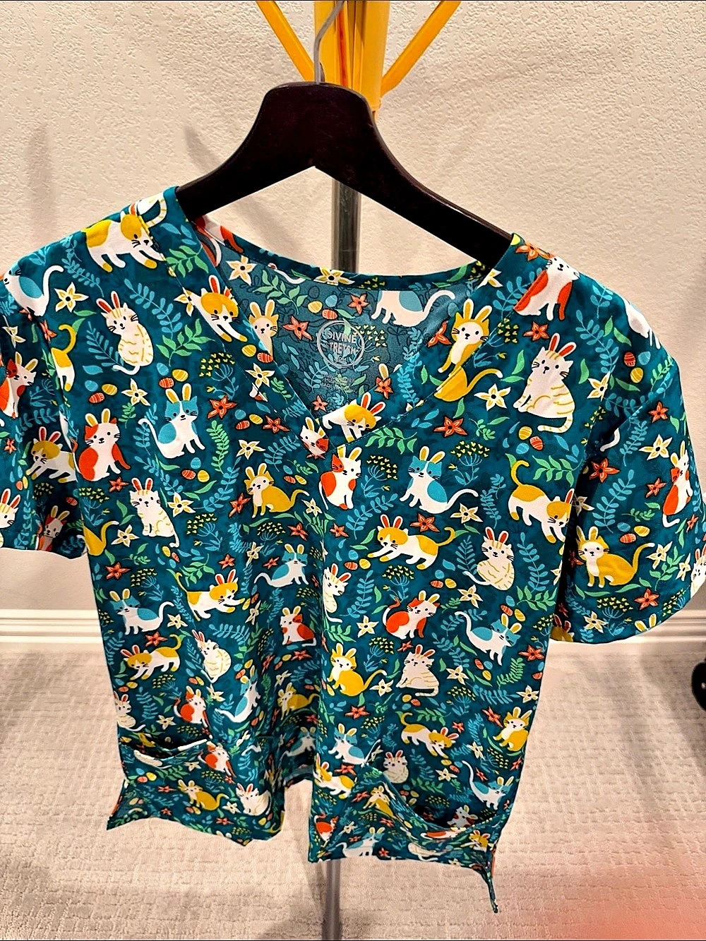 Divine Stretch Short Sleeve Animal Print Top in Blue & Green